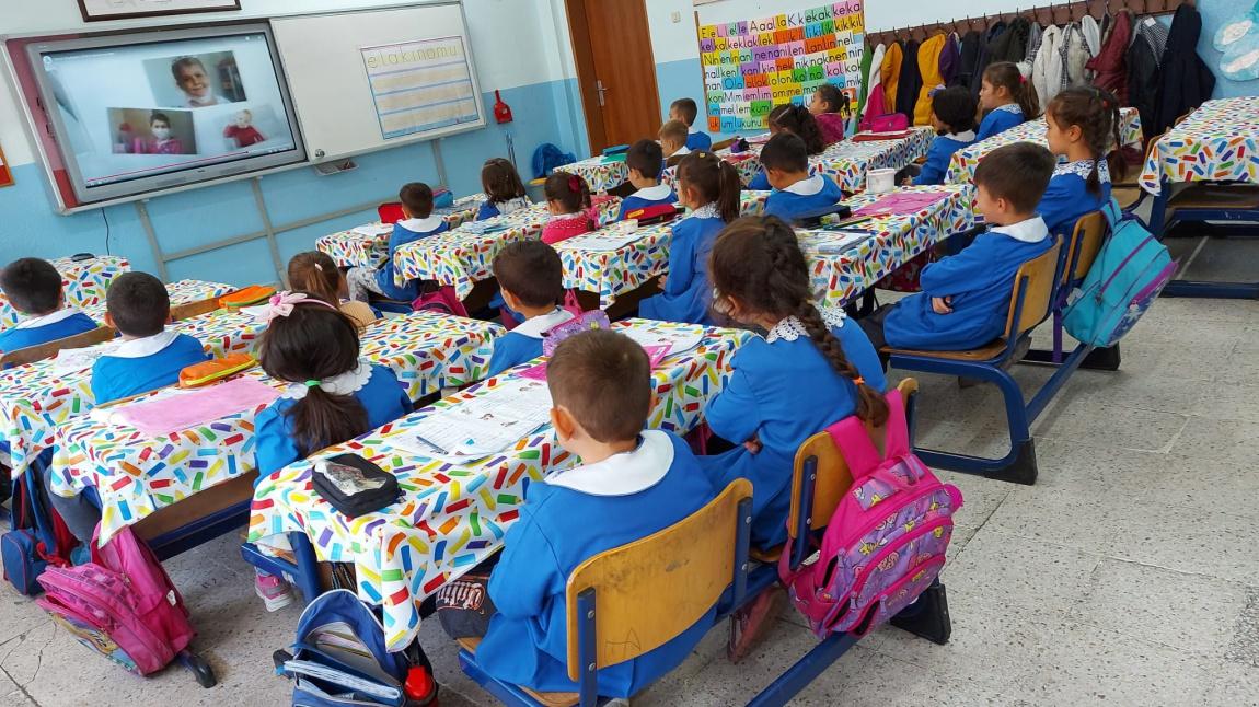 Lösemili Çocuklar Haftası Etkinlikleri kapsamında ilgili videolar izletildi. Tüm sınıflara broşür dağıtıldı.